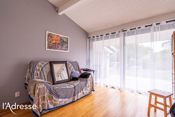 CANEJAN - Deux maisons et 80 m² de dépendances sur belle parcelle