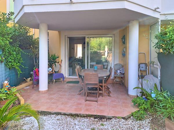Appartement de 3 pièces à Six Fours Les Plages en rez de jardin