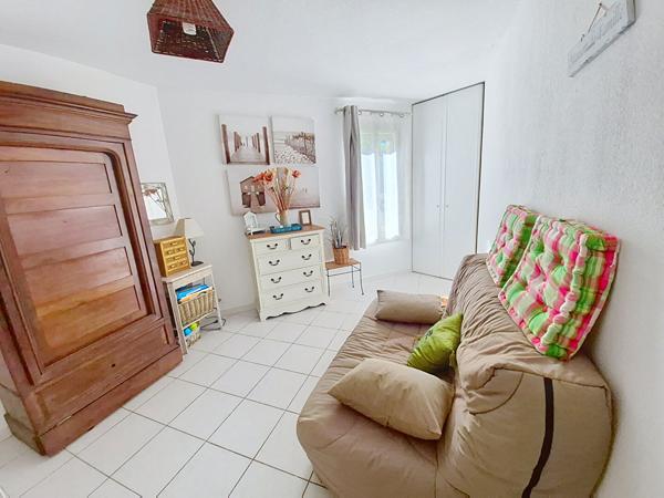 Appartement de 3 pièces à Six Fours Les Plages en rez de jardin