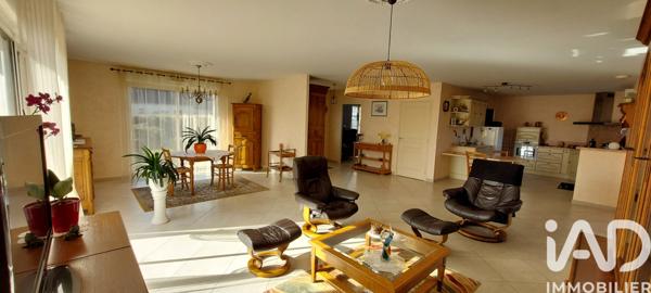 Maison à vendre 6 pièces 150 m² Cour-Cheverny