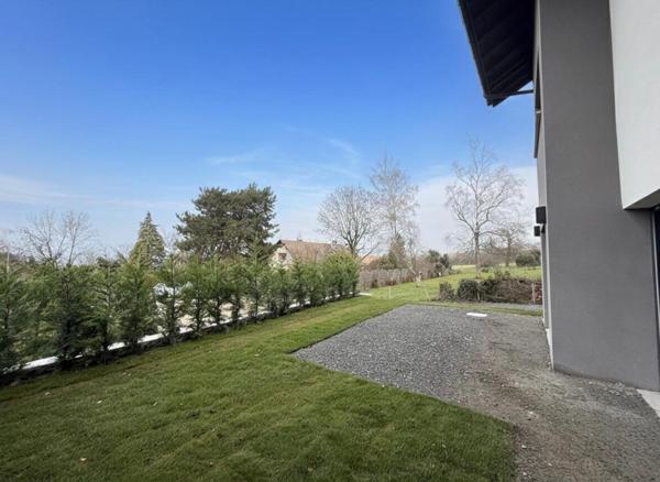 Maison récente avec vues lac