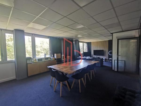 Bureau de 189 m² à louer à Bordeaux Lac - Bruges