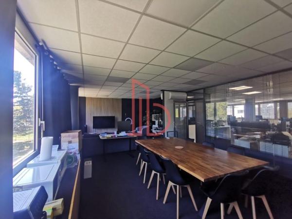 Bureau de 189 m² à louer à Bordeaux Lac - Bruges
