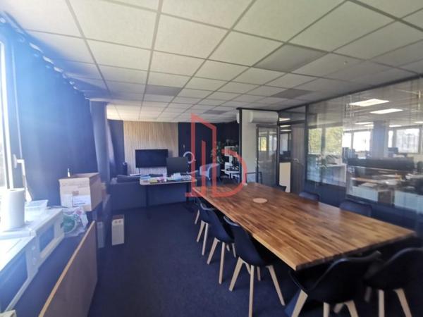 Bureau de 189 m² à louer à Bordeaux Lac - Bruges