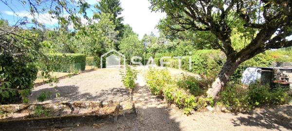 maison de type T5 située à Commentry, offrant un beau potentiel de rénovation