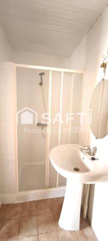 maison de type T5 située à Commentry, offrant un beau potentiel de rénovation