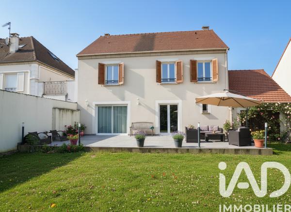 Maison à vendre 7 pièces 267 m² Saint-Brice-sous-Forêt