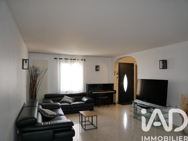 Maison à vendre 7 pièces 267 m² Saint-Brice-sous-Forêt