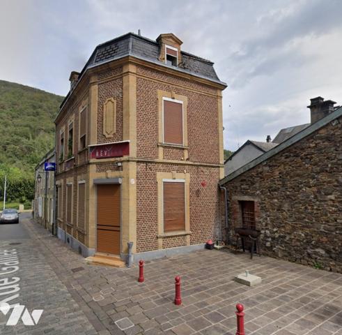 Immeuble avec surface commerciale et appartement, situé à REVIN, 9 rue Galilée