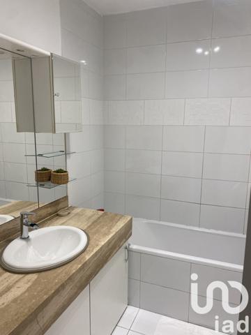 Appartement 2 pièces de 59 m² à Marseille (13008)