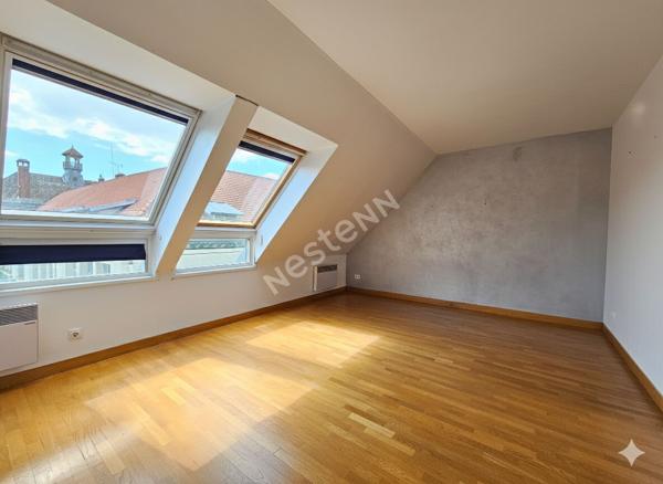 VIEUX-PUTEAUX: Appartement de 2 pièces de 43m² e n Carrez et 51m² au sol avec cave