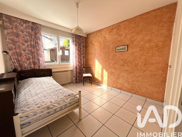 Maison à vendre 7 pièces 197 m² Saint-Jean-Bonnefonds