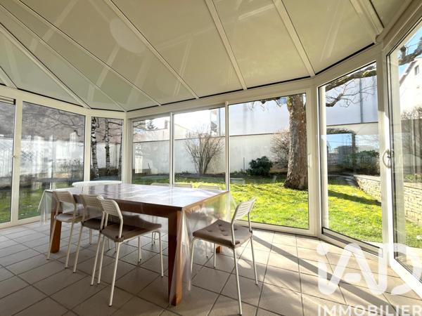 Maison à vendre 7 pièces 197 m² Saint-Jean-Bonnefonds