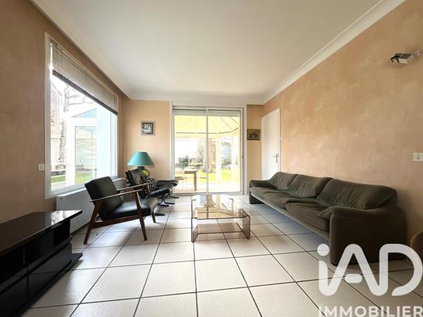 Maison à vendre 7 pièces 197 m² Saint-Jean-Bonnefonds