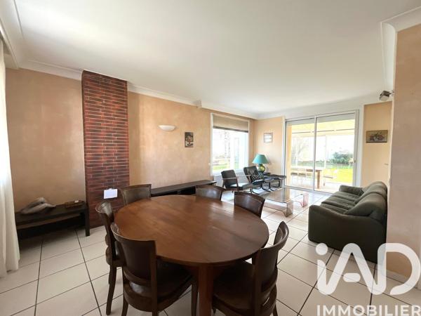 Maison à vendre 7 pièces 197 m² Saint-Jean-Bonnefonds