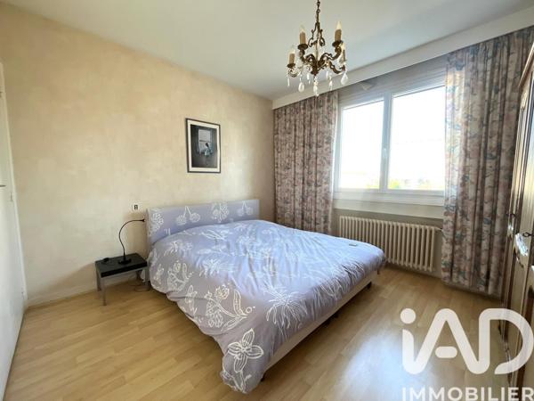 Maison à vendre 7 pièces 197 m² Saint-Jean-Bonnefonds