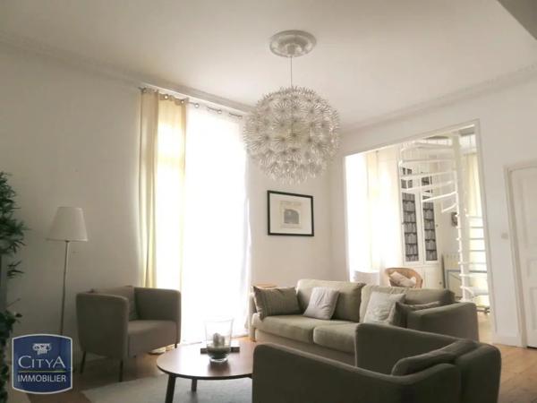 Appartement à louer 5 pièces 143.7m²