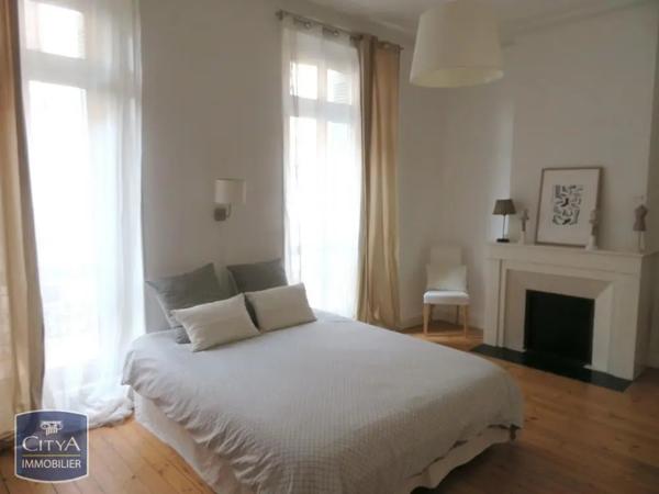 Appartement à louer 5 pièces 143.7m²