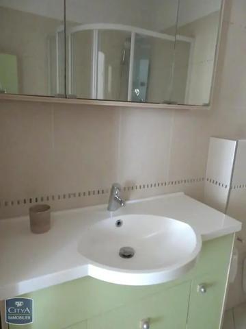 Appartement à louer 5 pièces 143.7m²