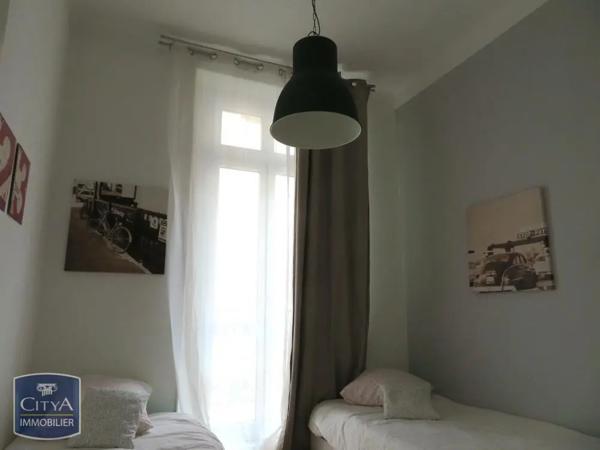 Appartement à louer 5 pièces 143.7m²