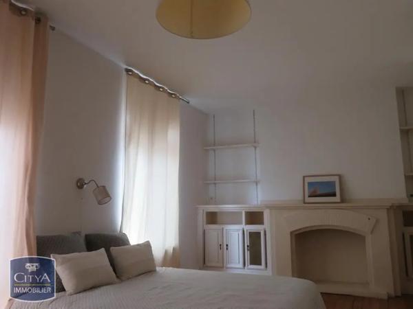 Appartement à louer 5 pièces 143.7m²