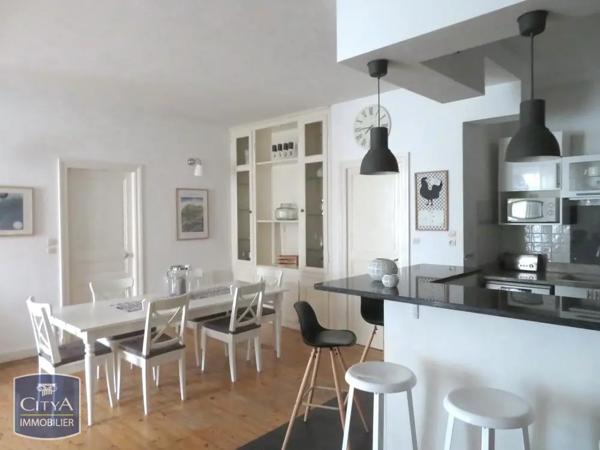 Appartement à louer 5 pièces 143.7m²