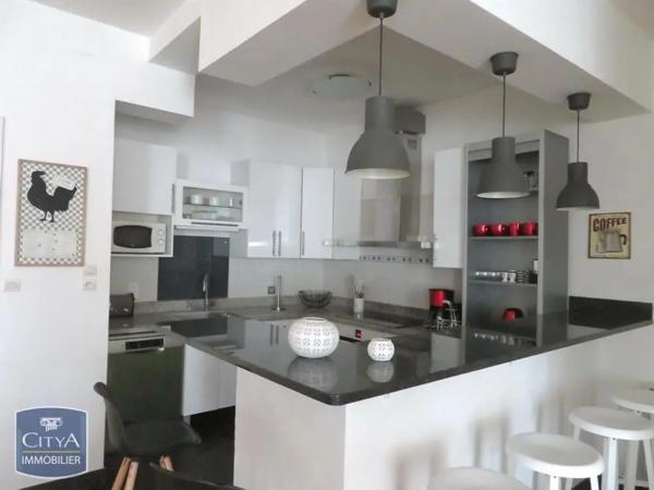 Appartement à louer 5 pièces 143.7m²