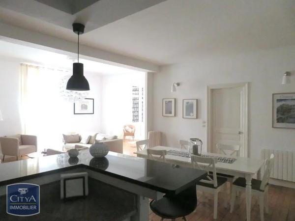 Appartement à louer 5 pièces 143.7m²