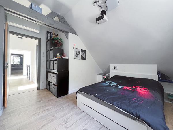 Maison Ancienne rénovée de 7 Pièces à Vendre à Rives du Loir en Anjou