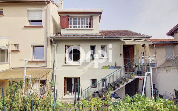 Maison à vendre    5 pièces •  Saint-Jean-Bonnefonds