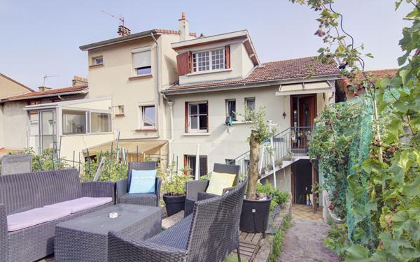 Maison à vendre    5 pièces •  Saint-Jean-Bonnefonds