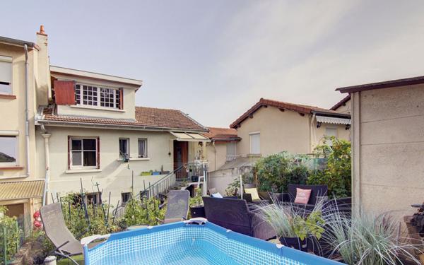 Maison à vendre    5 pièces •  Saint-Jean-Bonnefonds