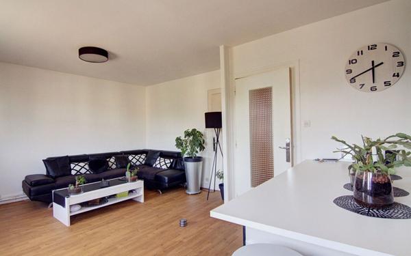 Maison à vendre    5 pièces •  Saint-Jean-Bonnefonds