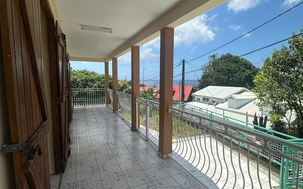 Maison à vendre    3 pièces •  Basse-Terre