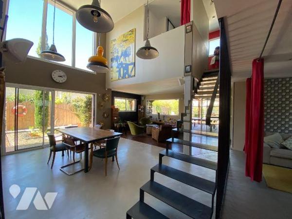 A VENDRE, Gironde, proche Bordeaux, SAINT MEDARD EN JALLES quartier Corbiac, dans une rue très ...