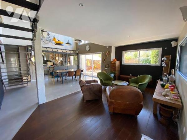 A VENDRE, Gironde, proche Bordeaux, SAINT MEDARD EN JALLES quartier Corbiac, dans une rue très ...