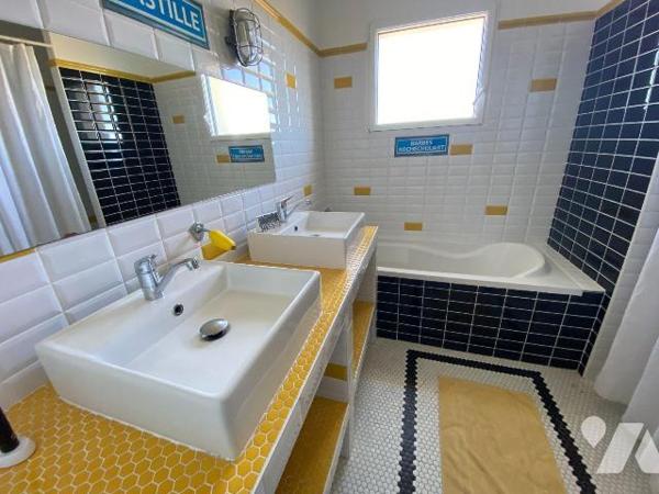 A VENDRE, Gironde, proche Bordeaux, SAINT MEDARD EN JALLES quartier Corbiac, dans une rue très ...