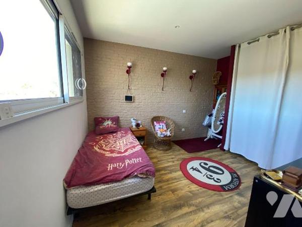 A VENDRE, Gironde, proche Bordeaux, SAINT MEDARD EN JALLES quartier Corbiac, dans une rue très ...