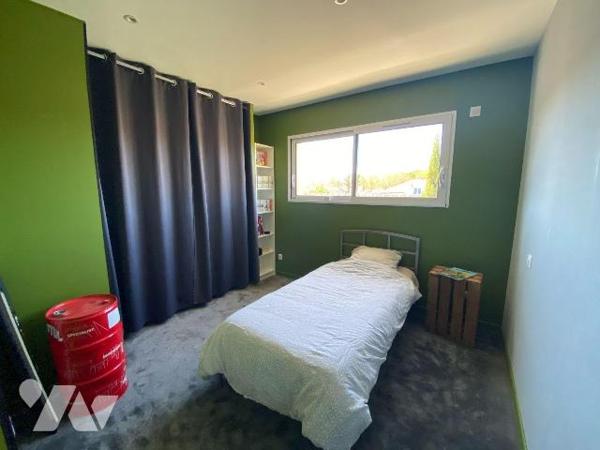 A VENDRE, Gironde, proche Bordeaux, SAINT MEDARD EN JALLES quartier Corbiac, dans une rue très ...