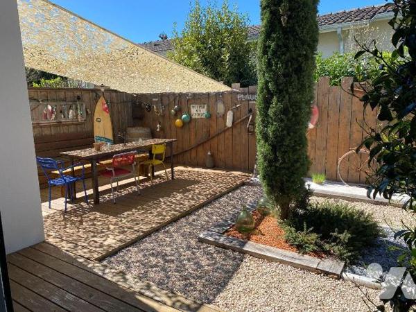 A VENDRE, Gironde, proche Bordeaux, SAINT MEDARD EN JALLES quartier Corbiac, dans une rue très ...