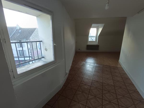 STUDIO 26M2 QUARTIER TRIBUNAL A PONTOISE