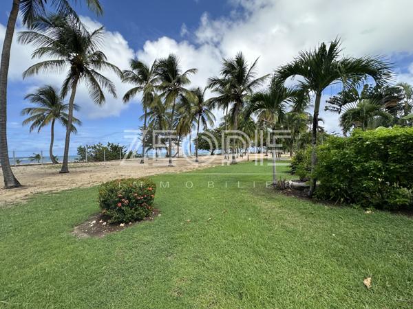 Moule (97160) Exclusivité ZEOPIE Immobilier : T1 de 34m² Résidence Alizés avec accès mer direct.
