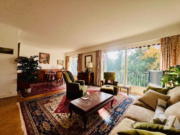 TOURS NORD - rue Croix Pasquier
Résidence avec parc - Appartement avec balcons, garage et cave.