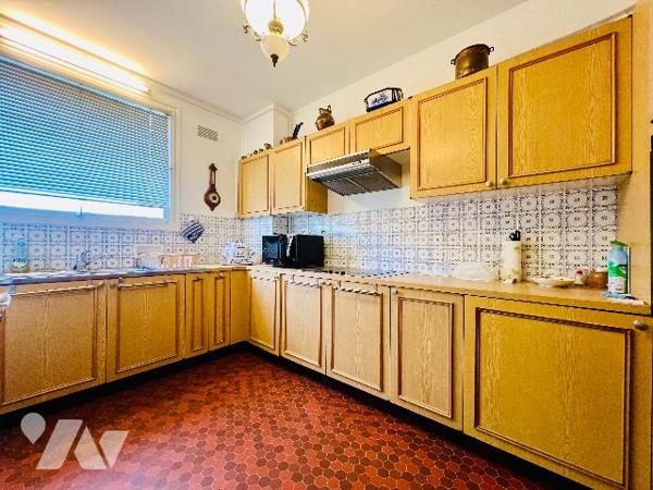 TOURS NORD - rue Croix Pasquier
Résidence avec parc - Appartement avec balcons, garage et cave.