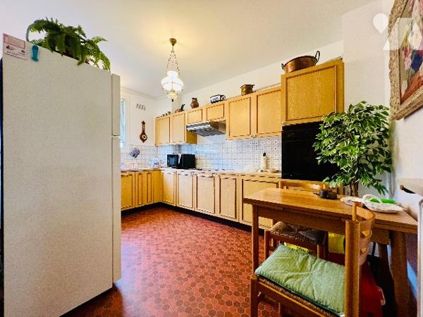 TOURS NORD - rue Croix Pasquier
Résidence avec parc - Appartement avec balcons, garage et cave.