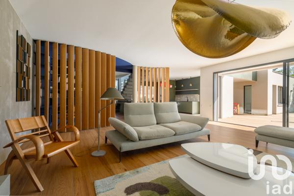 Maison à vendre 7 pièces 217 m² Tassin-la-Demi-Lune