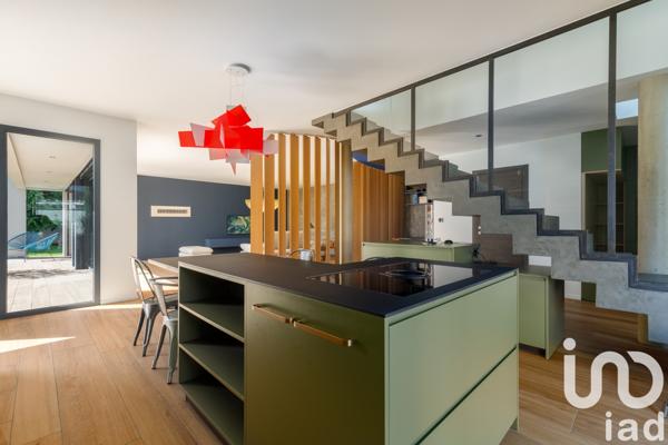 Maison à vendre 7 pièces 217 m² Tassin-la-Demi-Lune