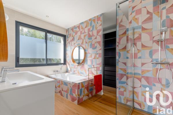 Maison à vendre 7 pièces 217 m² Tassin-la-Demi-Lune