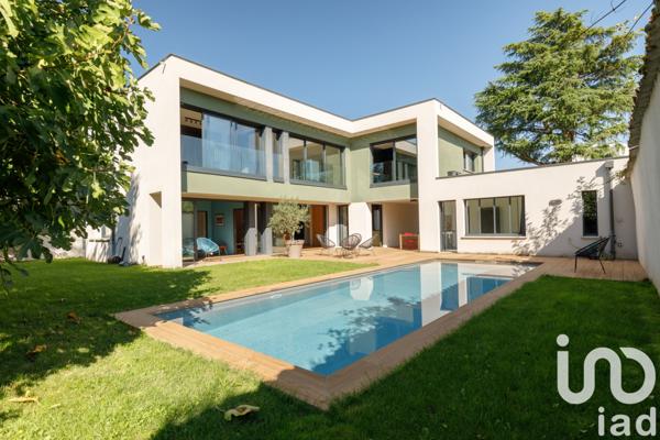 Maison à vendre 7 pièces 217 m² Tassin-la-Demi-Lune