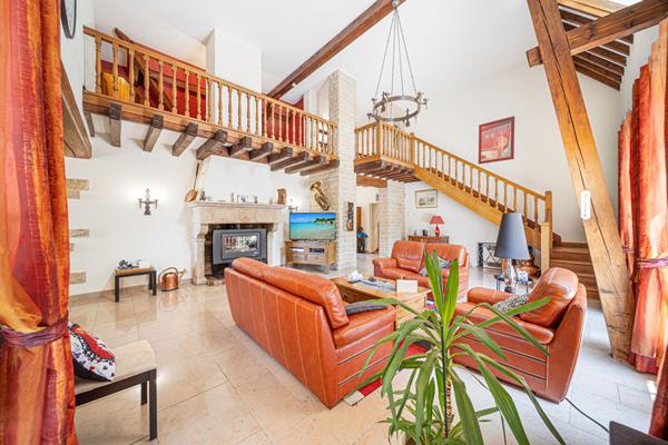 Belle propriété de 274 m² à Givry avec vue sur le vignoble